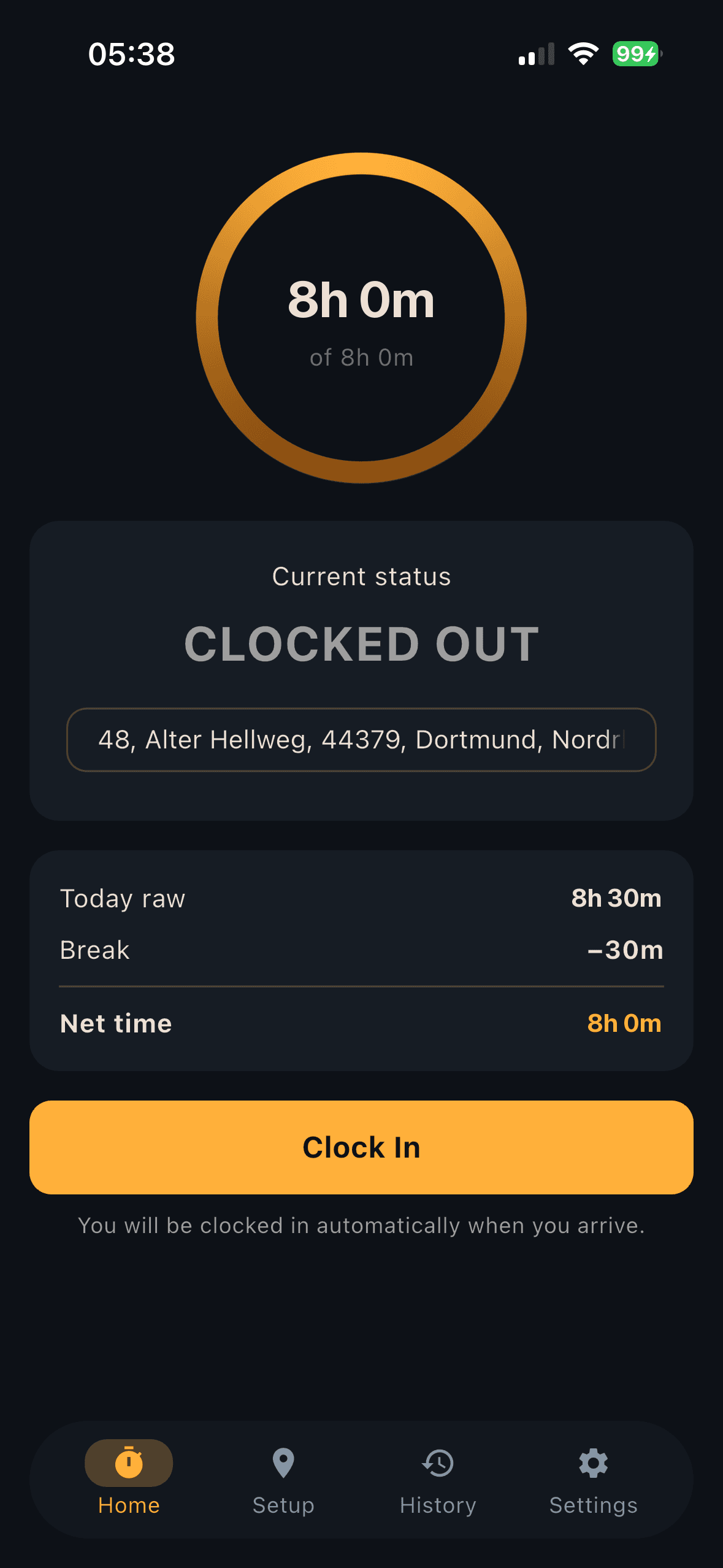 GeoPunch home screen: a completed 8-hour shift, full progress ring, and net time after the daily break deduction